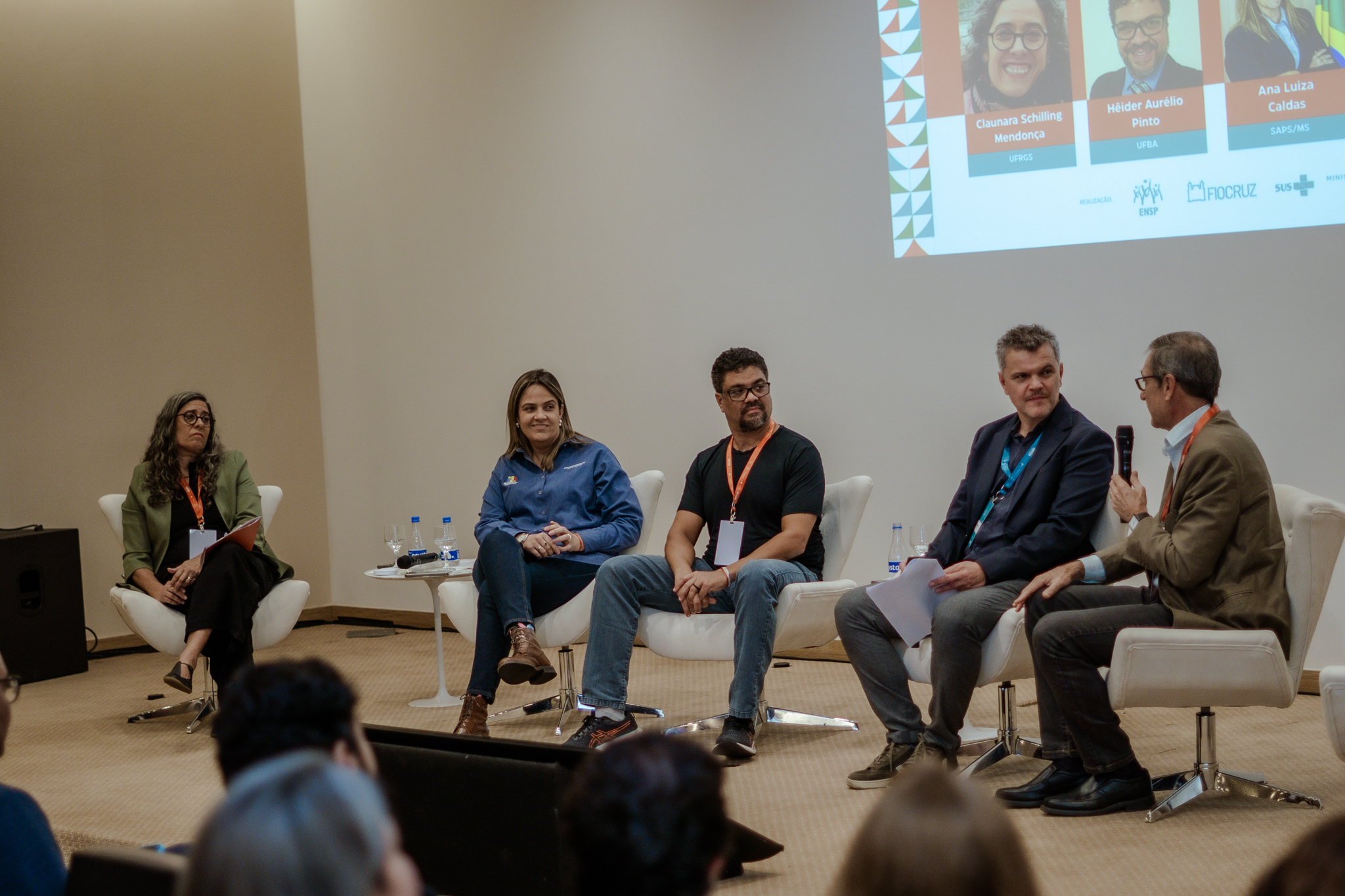 Do futuro da APS ao chão das experiências: macroquestões, respostas contextualizadas e a Rede ColaboraAPS